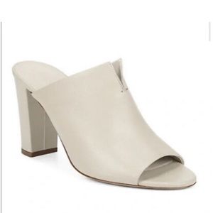Vince Hollis Notch Sandal/ White Leather Mule.